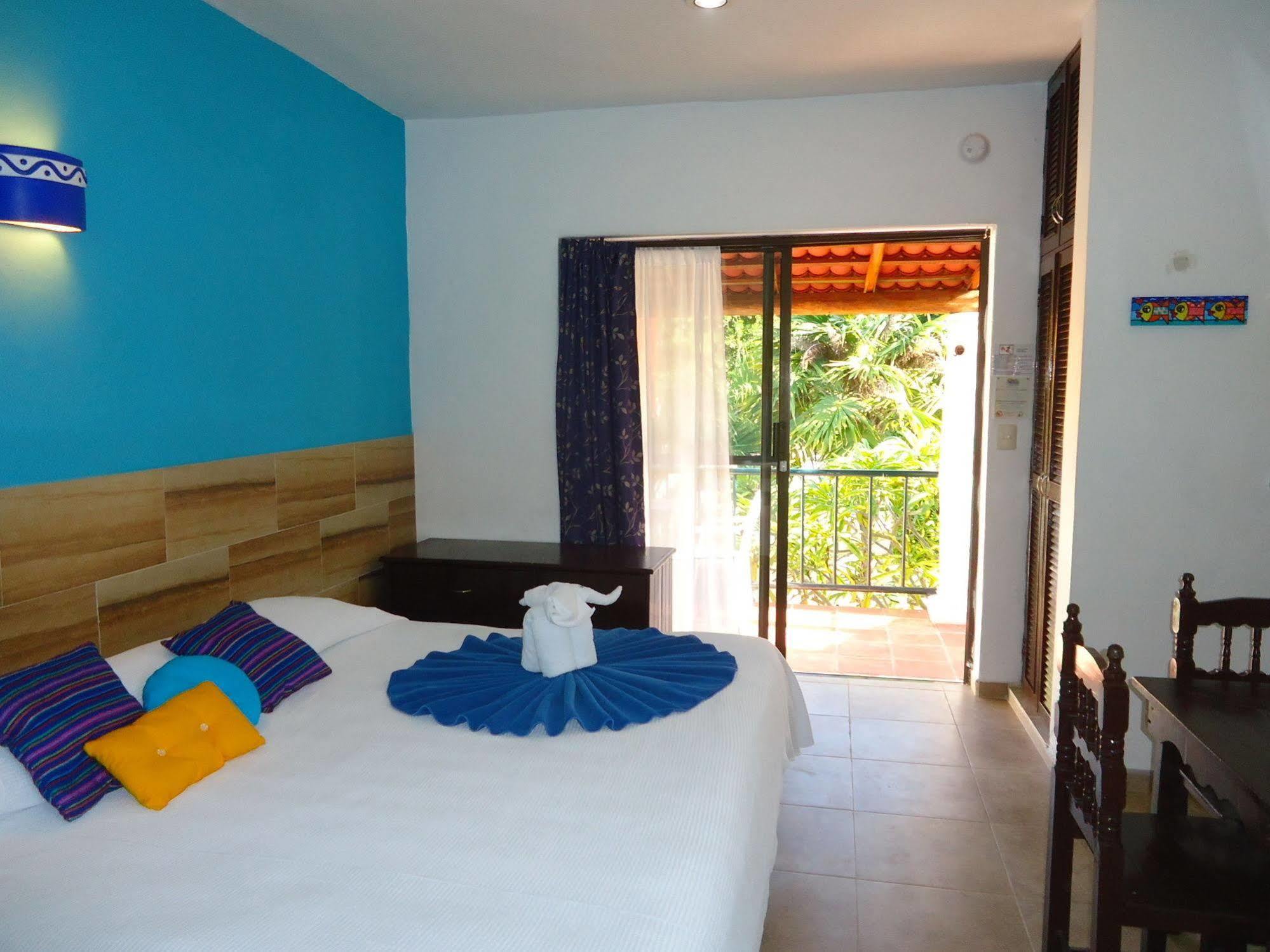 El Acuario Hotel Playa del Carmen Exterior photo